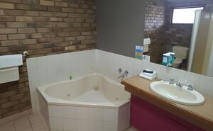 Deluxe Spa Suite  Twin